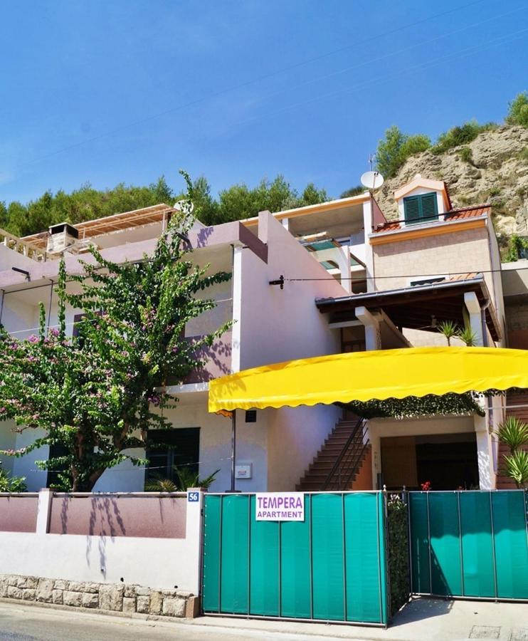Apartments By The Sea Krilo Jesenice, Omis - 15145 Jesenice  Exterior foto