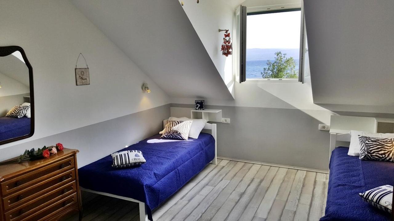 Apartments By The Sea Krilo Jesenice, Omis - 15145 Jesenice  Exterior foto